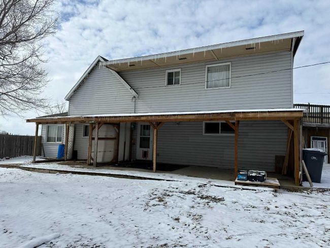 4917 Railway Avenue, Home with 5 bedrooms, 2 bathrooms and 4 parking in Coronation AB | Image 2