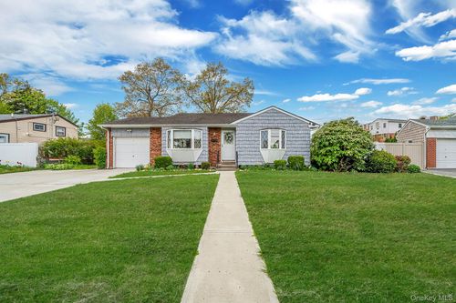 312 W 16th St, Deer Park, NY, 11729-6308 | Card Image