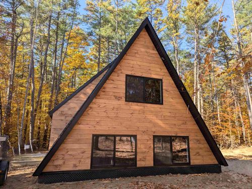 83 Chipmunk Ln, Chocorua, NH, 03817-4634 | Card Image