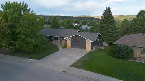3215 Hogan Ct, Rapid City, SD, 57702-5015 | Card Image