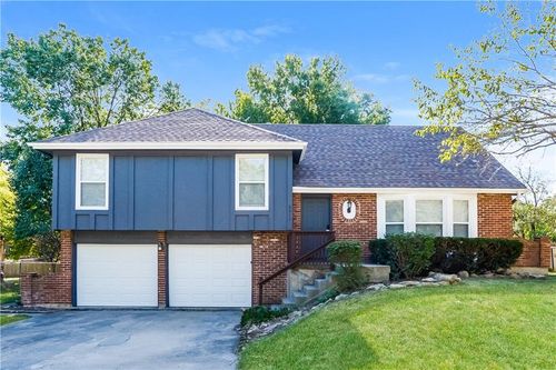 6613 Long Ave, Shawnee, KS, 66216-2518 | Card Image