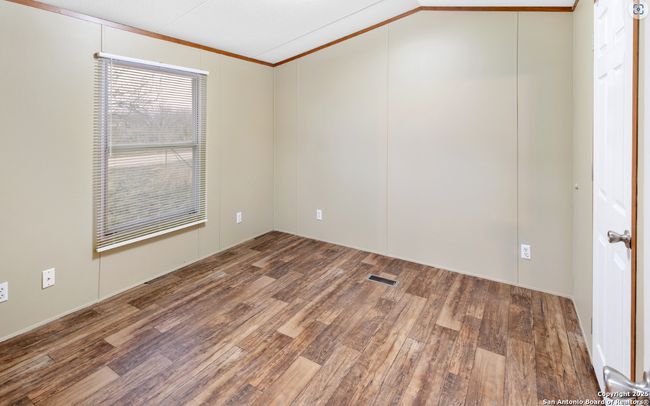 873 W Ave J, House other with 3 bedrooms, 2 bathrooms and null parking in Christine TX | Image 8