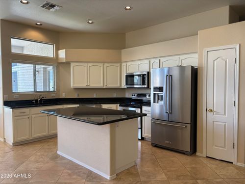 9286 E Pine Valley Rd, Scottsdale, AZ, 85260-2861 | Card Image