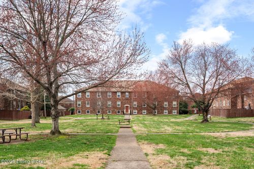 d2-1008 Lake Way, Louisville, KY, 40222-7349 | Card Image