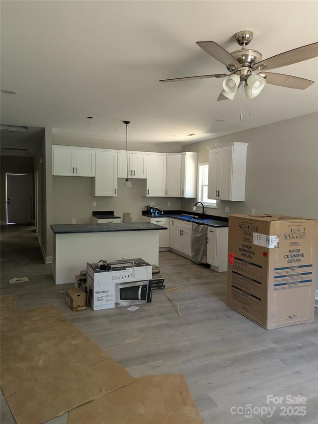 Kitchen | Image 4