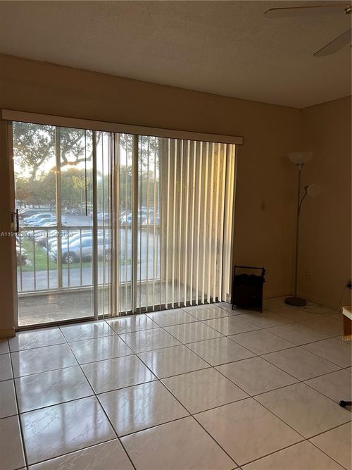 206-8120 Sw 24th St, North Lauderdale, FL, 33068-5157 | Card Image