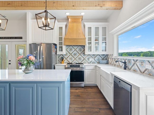 This gorgeous kitchen would be a dream to work in | Image 7