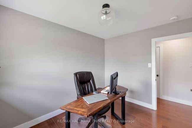 39 Eugenia St, House other with 5 bedrooms, 2 bathrooms and 4 parking in Barrie ON | Image 26