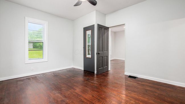 215 S Market St, House other with 3 bedrooms, 2 bathrooms and null parking in Somerset OH | Image 9