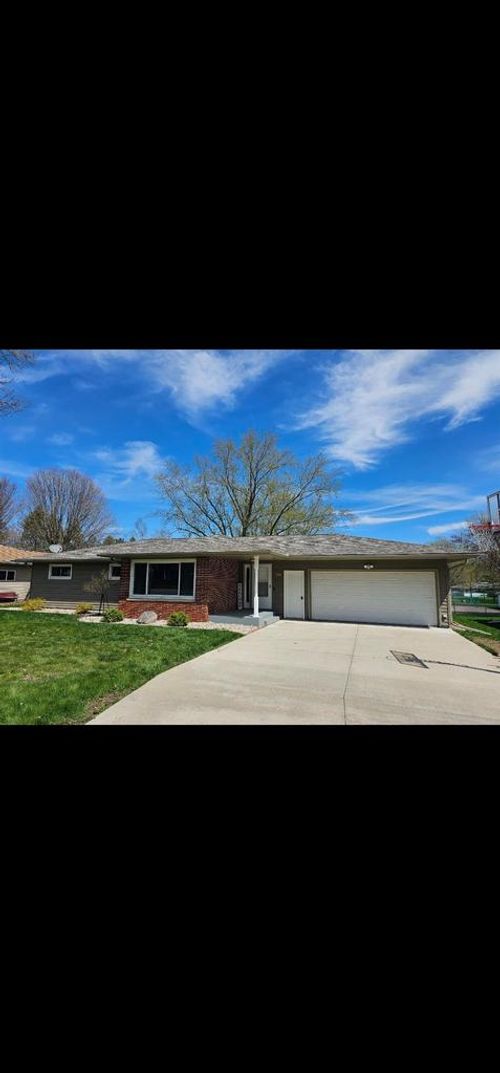 1909 S Palmetto Avenue, Marshfield, WI, 54449 | Card Image