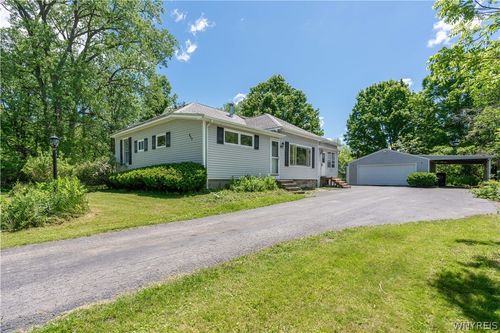 217 Three Rod Rd, Alden, NY, 14004-9429 | Card Image