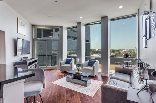 apt-908-500 Throckmorton St, Fort Worth, TX, 76102-3743 | Card Image