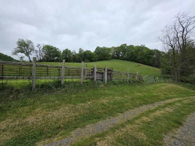 1052 Shippys Branch Rd, House other with 2 bedrooms, 1 bathrooms and null parking in Mouth of Wilson VA | Image 7