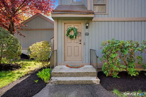 135-135 Heatherwood Dr, Brookfield, CT, 06804-3960 | Card Image