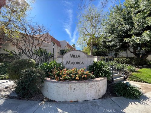 6223 Nita Ave, Woodland Hills, CA, 91367-1822 | Card Image