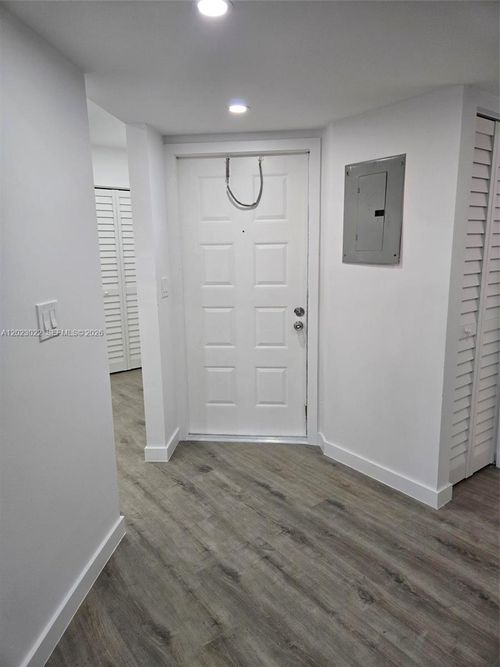 800l-800 Independence Dr, Homestead, FL, 33034-2633 | Card Image