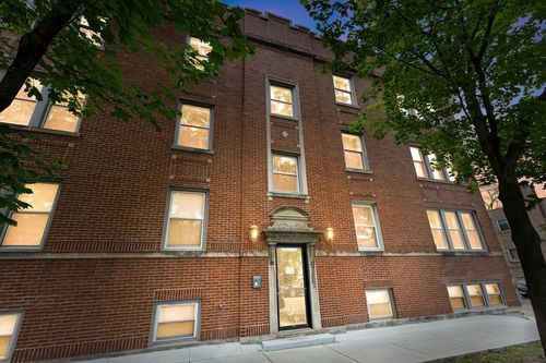 2-2935 W Rosemont Ave, Chicago, IL, 60659-1698 | Card Image
