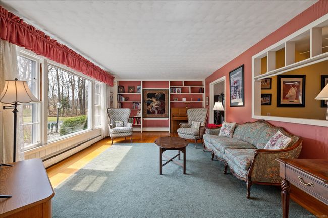 337 Wauregan Rd, House other with 3 bedrooms, 2 bathrooms and 8 parking in Killingly CT | Image 4