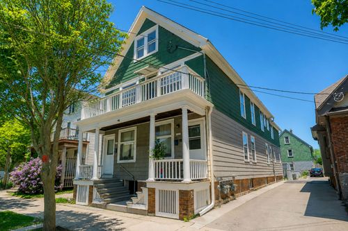 1729 N Warren Ave, Milwaukee, WI, 53202-1616 | Card Image