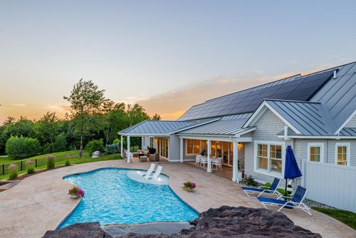 125 Summit Rd, New London, NH, 03257-7002 | Card Image