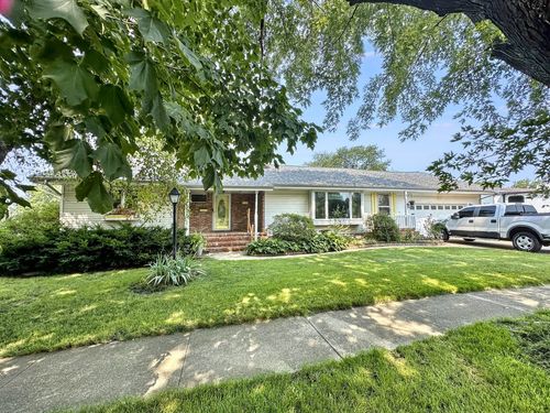 614 Thomas St, Gilman, IL, 60938-1632 | Card Image
