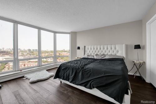 apt-1302-250 E Harbortown Dr, Detroit, MI, 48207-5013 | Card Image