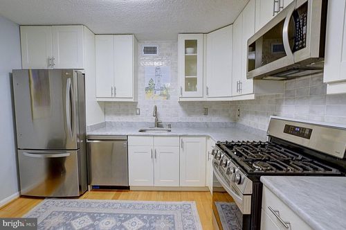 424n-5225 Pooks Hill Rd, BETHESDA, MD, 20814-6744 | Card Image