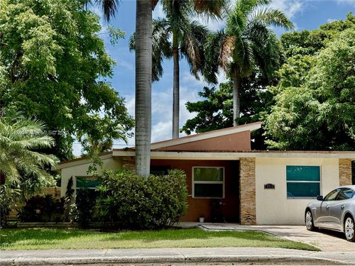 960 Ne 82nd St, Miami, FL, 33138-4162 | Card Image
