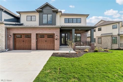 2405 Edgewood Trce, Pepper Pike, OH, 44124-4049 | Card Image