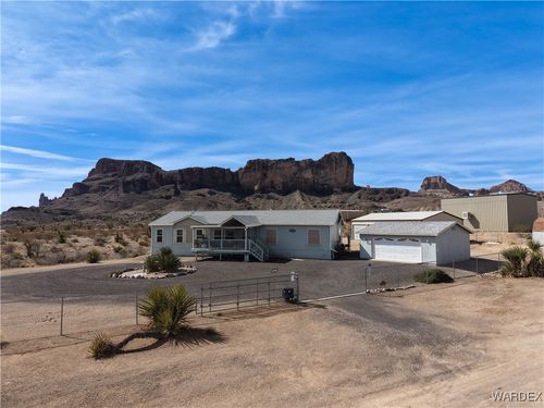 8648 W Chuar Dr, Golden Valley, AZ, 86413-6989 | Card Image
