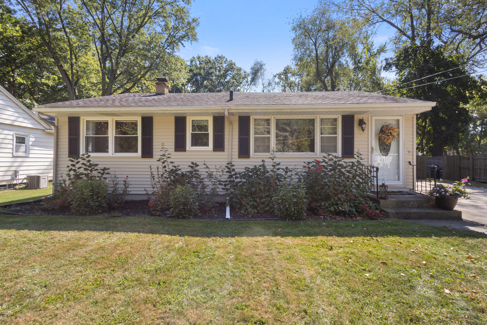 Pleasant Dr, Portage, MI 49002