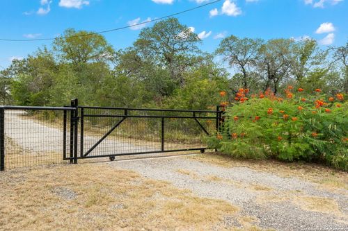167 Gayle Ln, Poteet, TX, 78065-4613 | Card Image