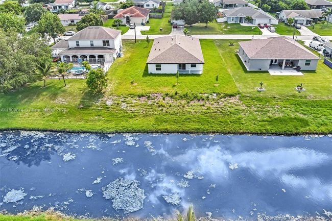 2033 Sw Castinet Ln, House other with 4 bedrooms, 3 bathrooms and null parking in Port St. Lucie FL | Image 44
