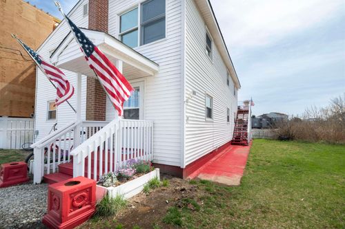 1514 Yacht Ave, Cape May, NJ, 08204-5257 | Card Image