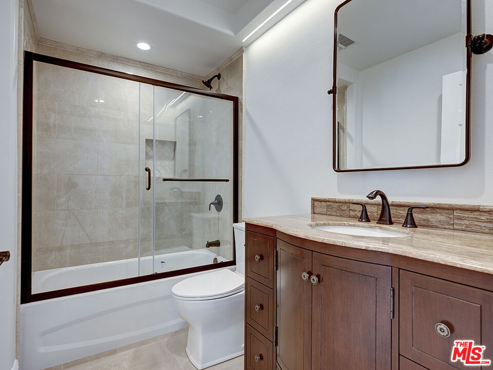 Residential Lease in Los Angeles 4