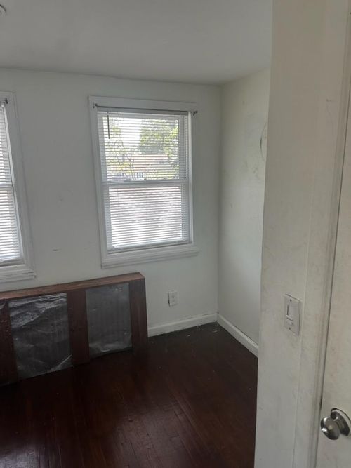 fl-2nd-25 Belford Ave, Bay Shore, NY, 11706-6818 | Card Image