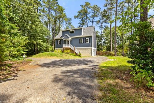 9283 Diane Ave, Hayes, VA, 23072-4343 | Card Image