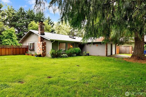 31325 Ne 106th St, Carnation, WA, 98014-9713 | Card Image