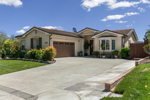 1290 Hollysprings Ln, Santa Maria, CA, 93455-5157 | Card Image