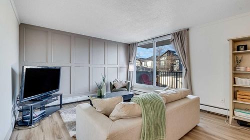 201-2512 1 Ave Nw, Calgary, AB, T2N0C2 | Card Image