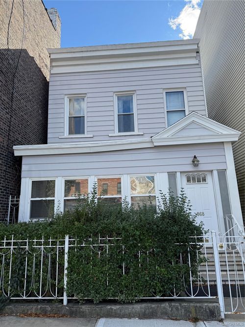 868 Morris Park Ave, Bronx, NY, 10462-3632 | Card Image