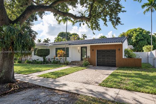 162 Ne 108th St, Miami Shores, FL, 33161-7038 | Card Image