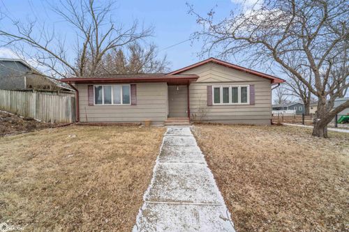 511 7th St, Maxwell, IA, 50161-2041 | Card Image