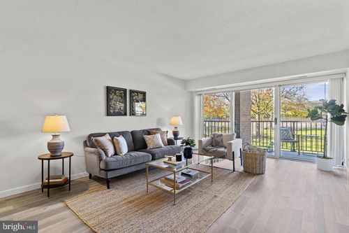 apt-104-1300 Army Navy Dr, ARLINGTON, VA, 22202-2021 | Card Image