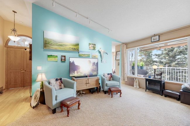 19 Sunrise Way, Home with 3 bedrooms, 3 bathrooms and 4 parking in Priddis Greens AB | Image 30