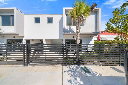 3-11 Ne 51 St, Miami, FL, 33137 | Card Image