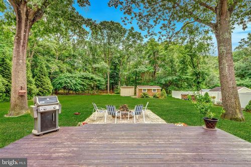869 Wright Debow Rd, Jackson, NJ, 08527-5429 | Card Image