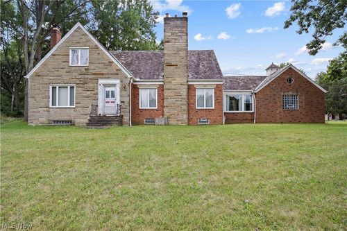 6515 Wedgewood Dr, North Olmsted, OH, 44070-4742 | Card Image