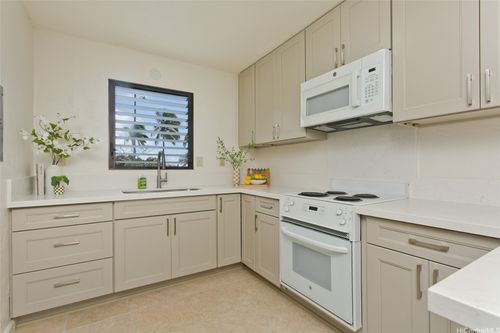 474-98-500 Kaonohi St, Aiea, HI, 96701-2402 | Card Image
