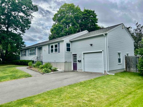 108 Peak St, Manchester, NH, 03104-3804 | Card Image